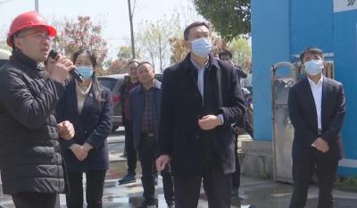 江陵县召开重点项目观摩暨“大抓工业、抓大工业”工作调度会
