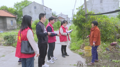 县扶贫办志愿者下沉社区开展爱国卫生月服务活动