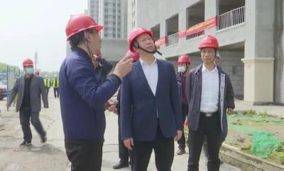 黄镇调研江陵县美丽乡村建设、河湖长制和建筑安全生产工作
