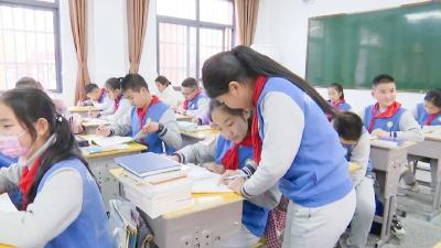 江陵这个“别人家的孩子”名叫鄢语嫣