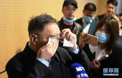 又见英雄泪——张伯礼重访武汉江夏方舱