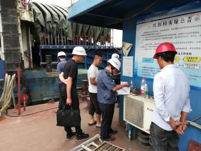 江陵县综合交通运输安全生产专业委员会开展水上交通安全生产大检查