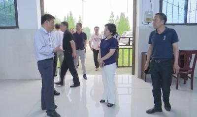 严红检查江陵县防汛抗旱工作