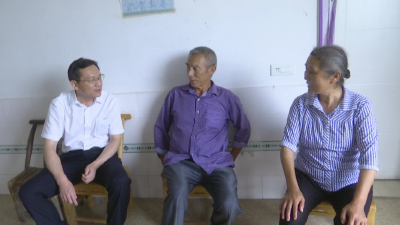 刘勇走访慰问烈士周大军家属