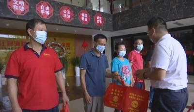 徐驰到企业开展  “送清凉、送健康、送安全”活动