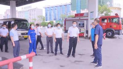 刘勇强调要坚持一手抓疫情防控不放松 一手抓安全生产不懈怠