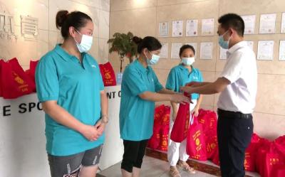 王焱群到企业开展  “送清凉、送健康、送安全”活动