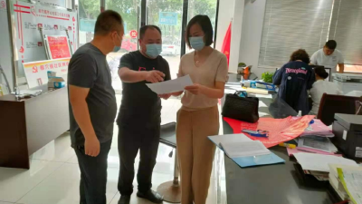 县发改局：   下沉社区助力疫情防控