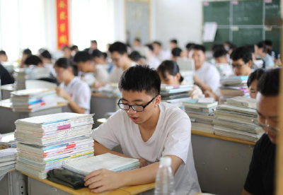 新华时评：基于西方优越的“英语忧患”是多虑了