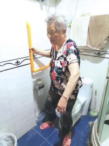 “万户特殊困难老年人居家适老化改造”惠民项目深受欢迎——适老化改造是及时雨