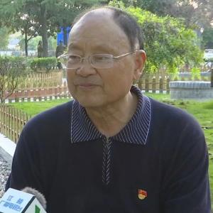 夕阳正红，桑榆不晚。是什么让这位74岁老党员发挥余热 