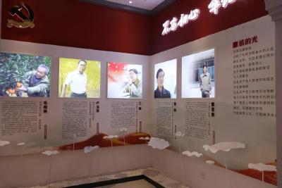 廉韵清风扑面来，秦市“廉” 花朵朵开