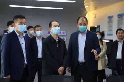 柯怡明调研江陵县气象局建设情况