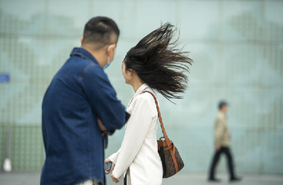 冷！冷！冷！江陵近期最低气温降幅可达9℃左右，穿秋裤了吗？