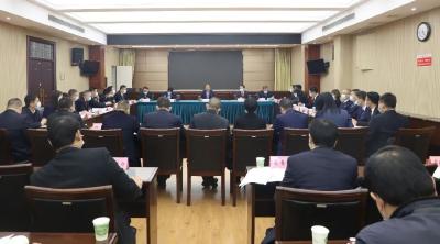 江陵县召开“四大家”领导联席会议 