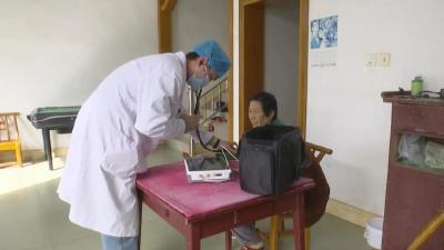 江陵县25名定向医学委培生走上乡村医生岗位