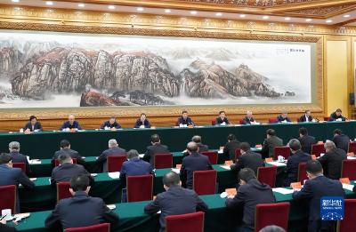 习近平在第三次“一带一路”建设座谈会上强调 以高标准可持续惠民生为目标 继续推动共建“一带一路”高质量发展 韩正主持 
