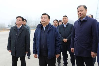湖北交投集团总经理卢军带队调研江陵高速公路及产业项目建设工作