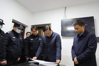 贾立调研江陵平安稳定工作