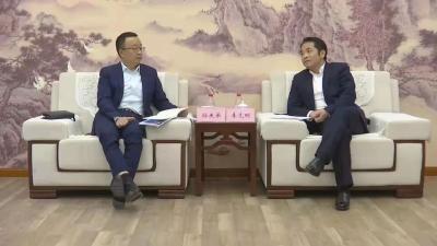 李先刚与浪潮集团湖北公司负责人会谈