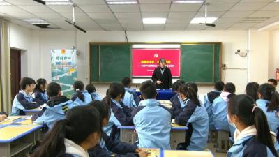 团县委宣讲党的十九届六中全会精神