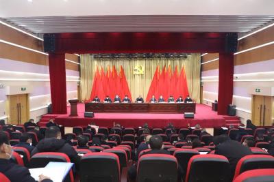 目标：“顶梁柱”！江陵县集中传达学习荆州市两会精神