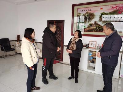 六合垸管理区：  关爱计生特扶家庭，春节慰问暖人心