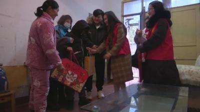 江陵县开展关爱留守儿童走访慰问活动
