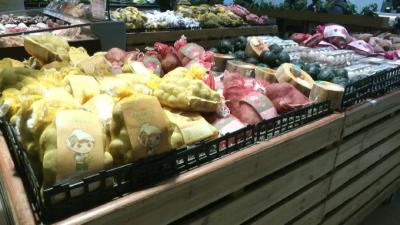 春节期间江陵县肉菜鱼供应充足 价格轻微浮动