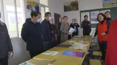江陵县开展“一校两品”特色现场观摩活动