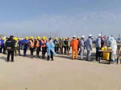 江陵开发区管委会组织华鲁恒升项目建设人员核酸检测