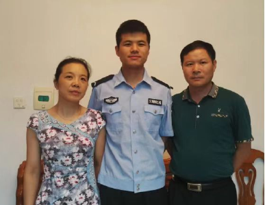 荆州最美家庭｜冯友红家庭：平淡才是真