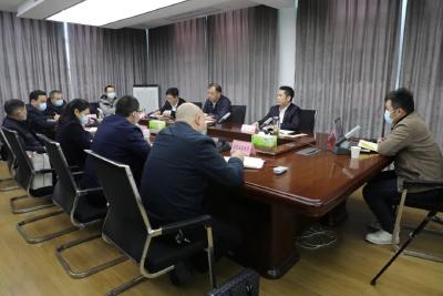 全运宝听取武松高速服务小镇交通组织方案汇报
