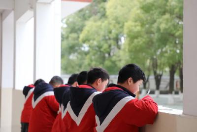 以诗赋花，以联颂春！江陵这个学校创意满满......