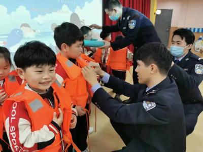 长航公安江陵派出所开展“防溺水安全教育进校园”活动