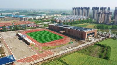 17栋主体楼，79间标准教室，江陵这所学校本月底完工 
