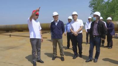 刘辉文检查江陵县防汛抗旱工作