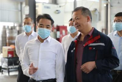 李先刚到企业开展“十问十帮”暨安全生产活动