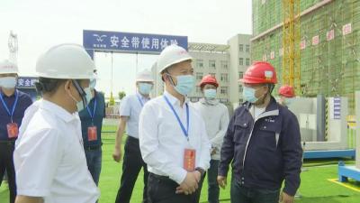 张海涛视察全县建筑工程  安全生产、扬尘治理工作情况