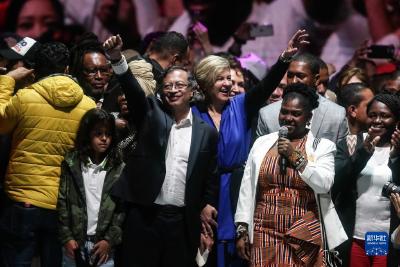 哥伦比亚当选总统佩特罗面临多重挑战