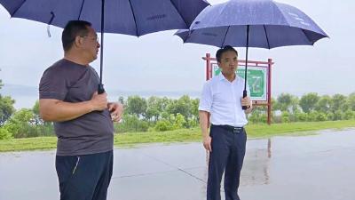 李先刚开展巡林、巡河及“十问十帮”活动