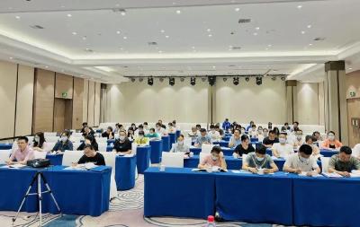 江陵县民政局举办2022年社会工者职业水平考试培训班