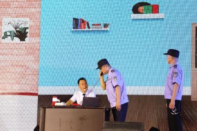 江陵县举办“扫黑反诈禁毒”文艺演出活动