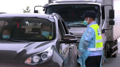 24小时值守！逐车检查！“疫”不容辞守好江陵高速卡口