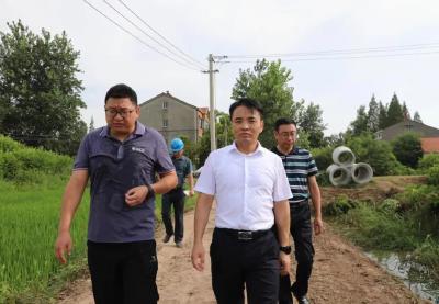 李先刚强调做好重点项目建设及重大项目开工筹备工作