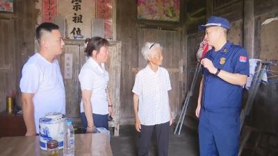 实践活动氛围浓！入户送“宝”，让江陵老人老有所“安” 