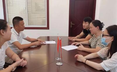 江陵县公共资源交易中心走访企业助企纾困