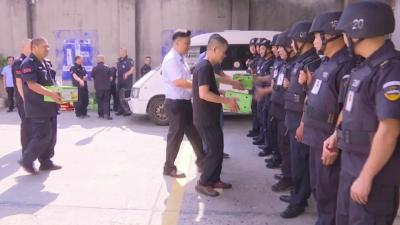 县国资局、县城发集团到 江陵武装押运公司开展庆“八一”慰问活动