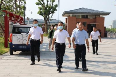 李先刚开展教师节走访慰问活动及调研疫情防控、安全生产工作