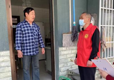 三湖管理区：党员干部下沉防控一线